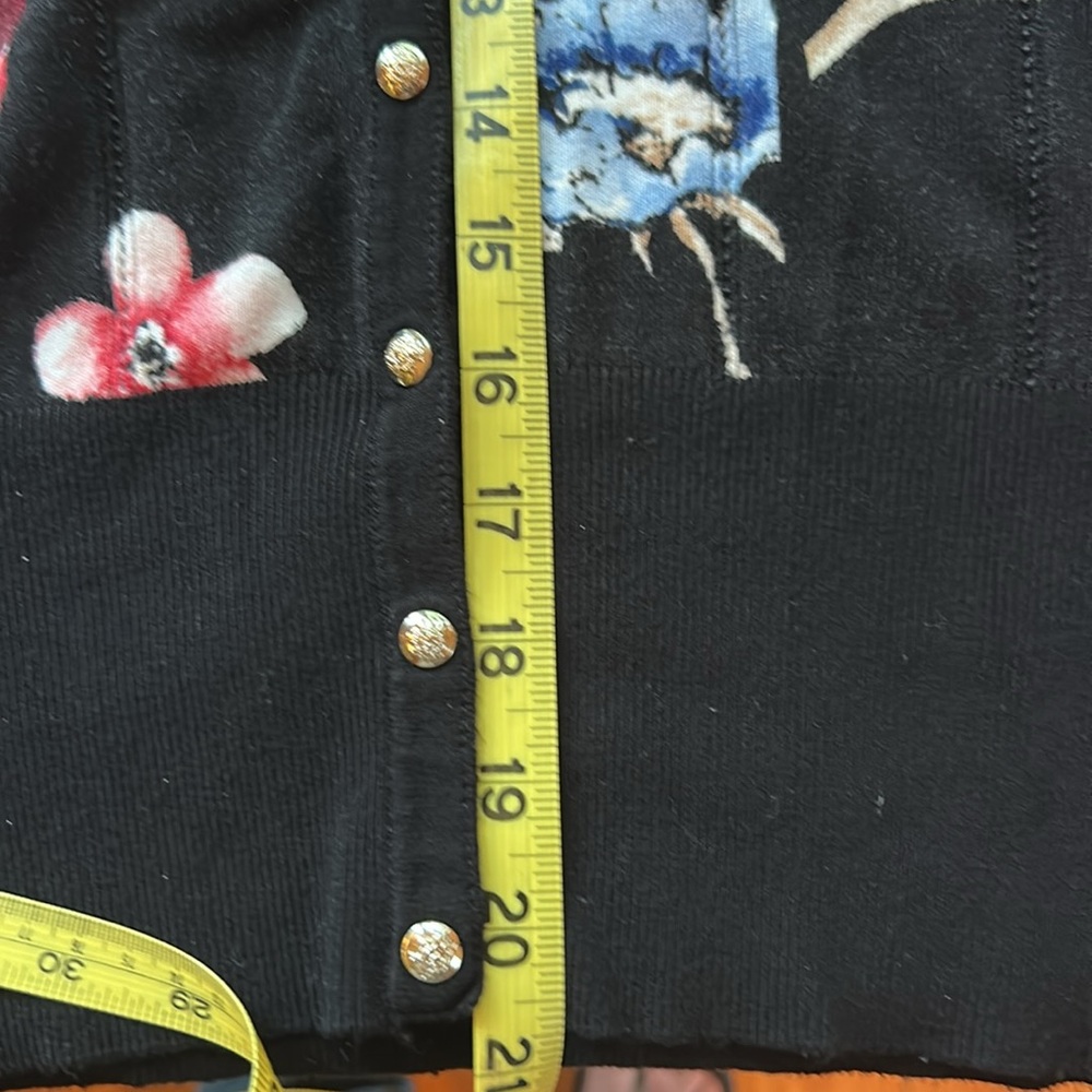White House Black Market Black Floral Cardigan - Picture 7 of 7